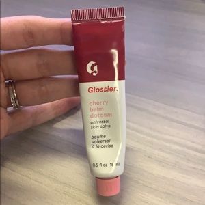 Glossier Balm Dotcom